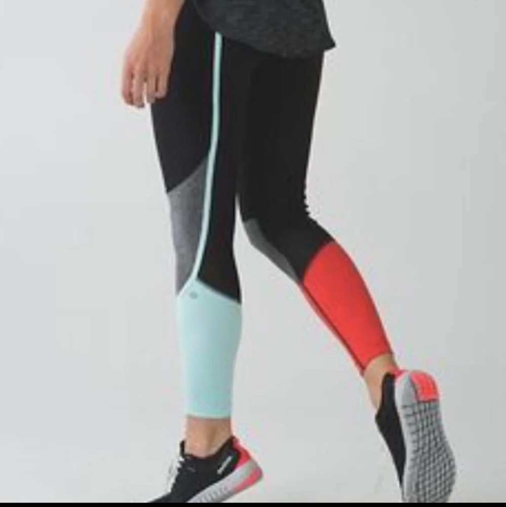 Lululemon Pedal to the Medal Leggings - Picture 3 of 9